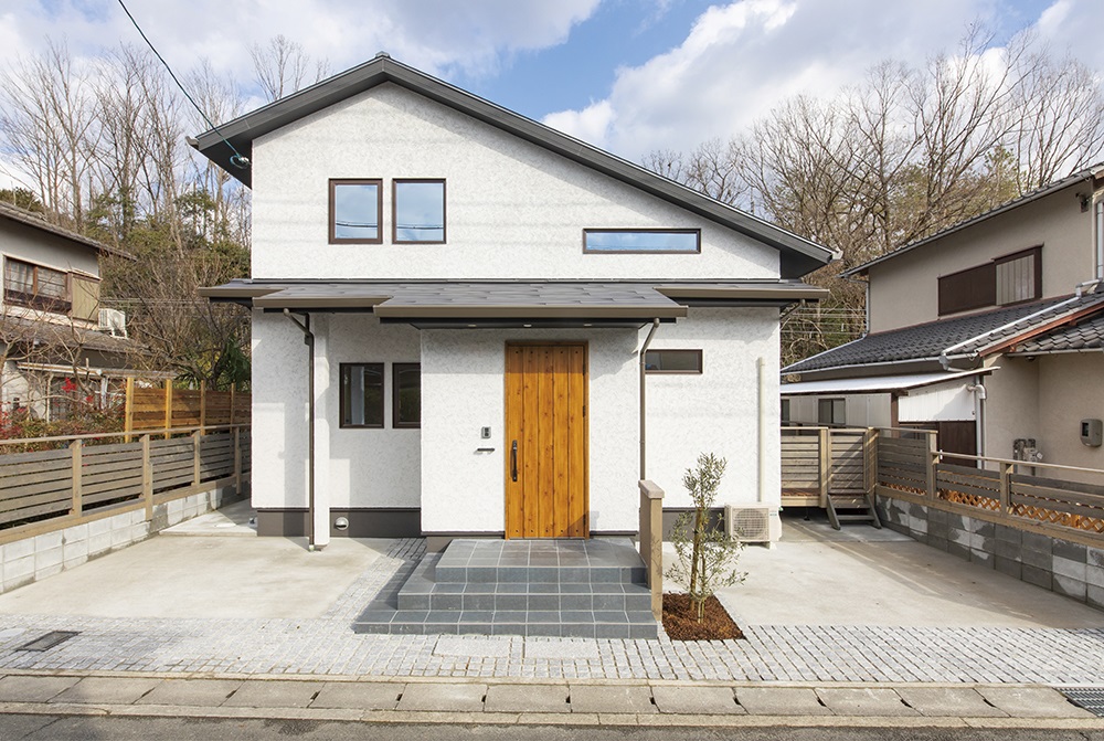 屋根全体が見える施工事例