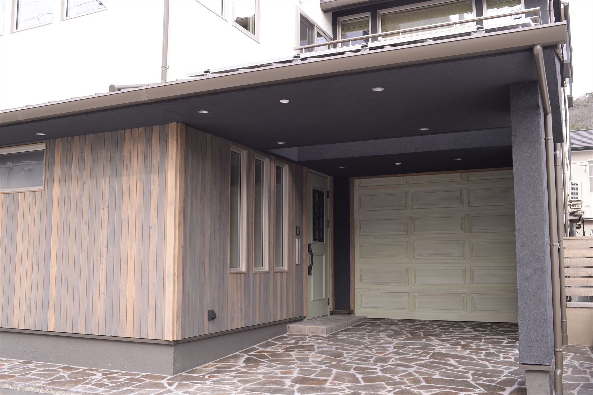 ビルトインガレージが便利な2階建てプラン